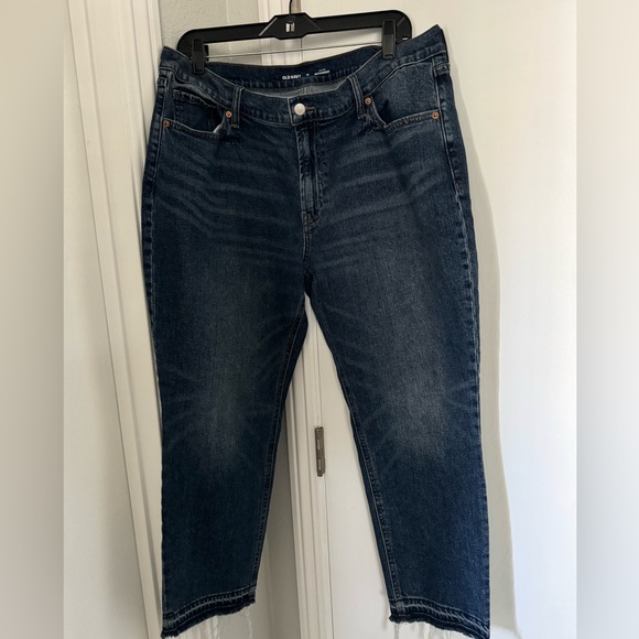 Size 16 Old Navy Jeans with raw hem - Picture 1 of 3
